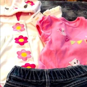 8 pc Gymboree outfits.like new, some with tags 6-12 mo and 12-18 months
